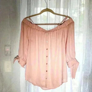 By & By Size Large pink cold shoulder button front tie sleeve blouse